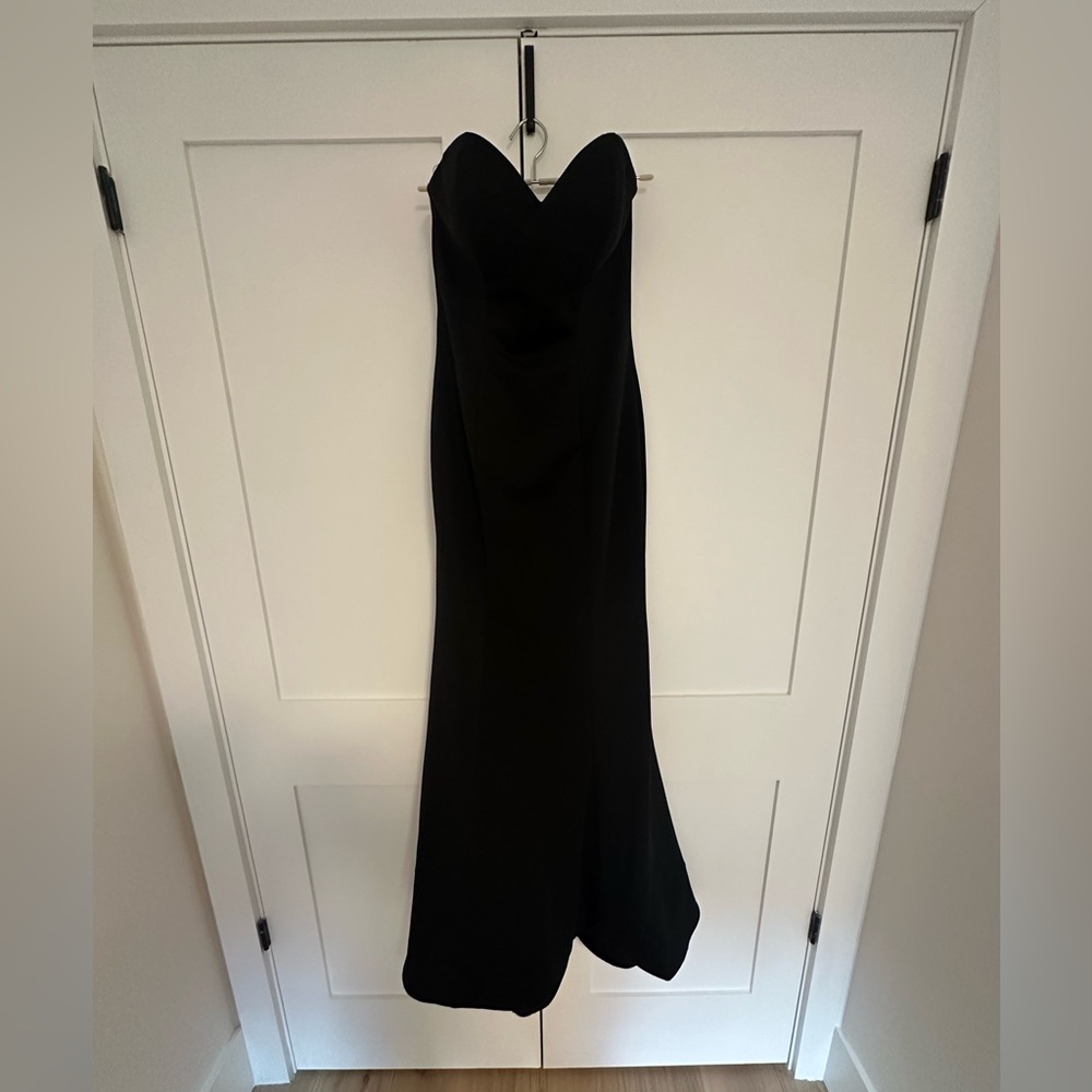 Black Strapless Sweetheart Gown for Cocktail Events